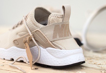 nike huarache ultra beige