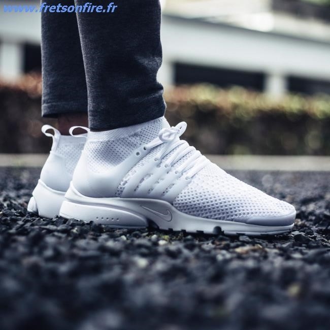 nike flyknit blanche